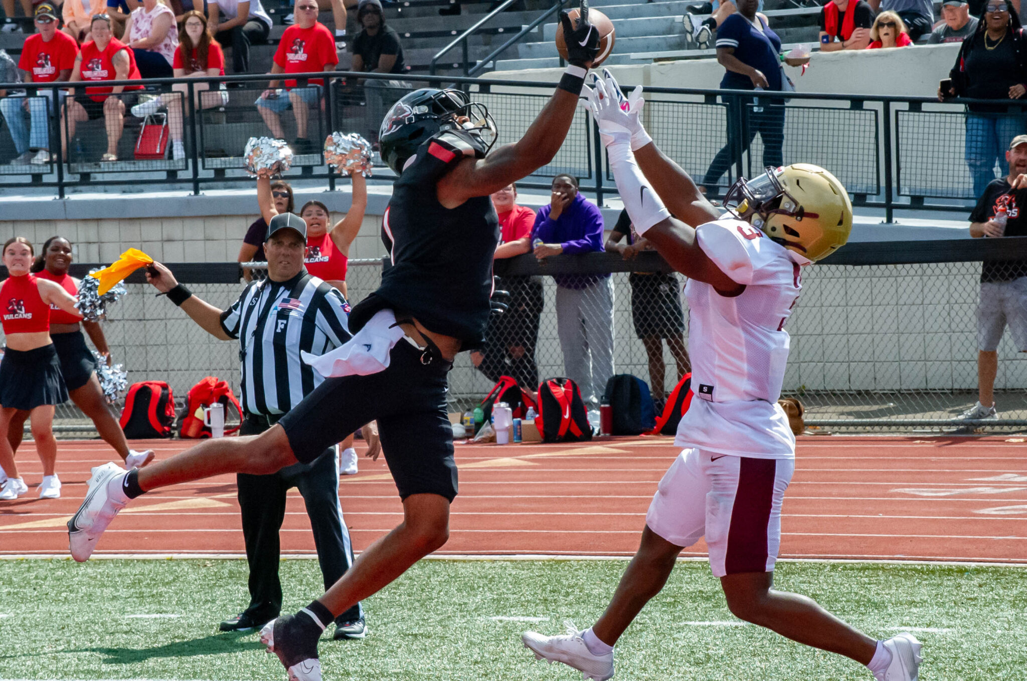 Former Clairton football greats Lamont Wade, Noah Hamlin, Titus Howard ...