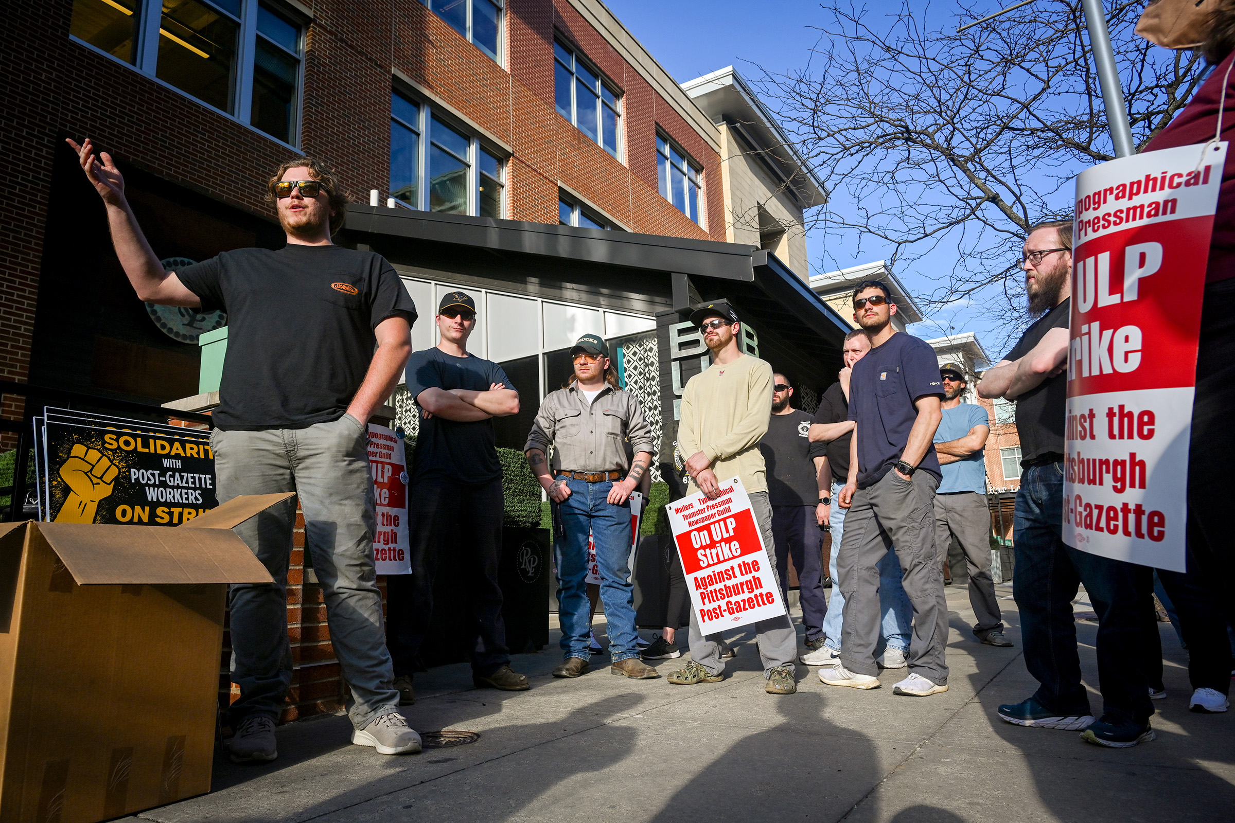 IBEW Members Join Striking Post-Gazette Workers On The North Shore ...